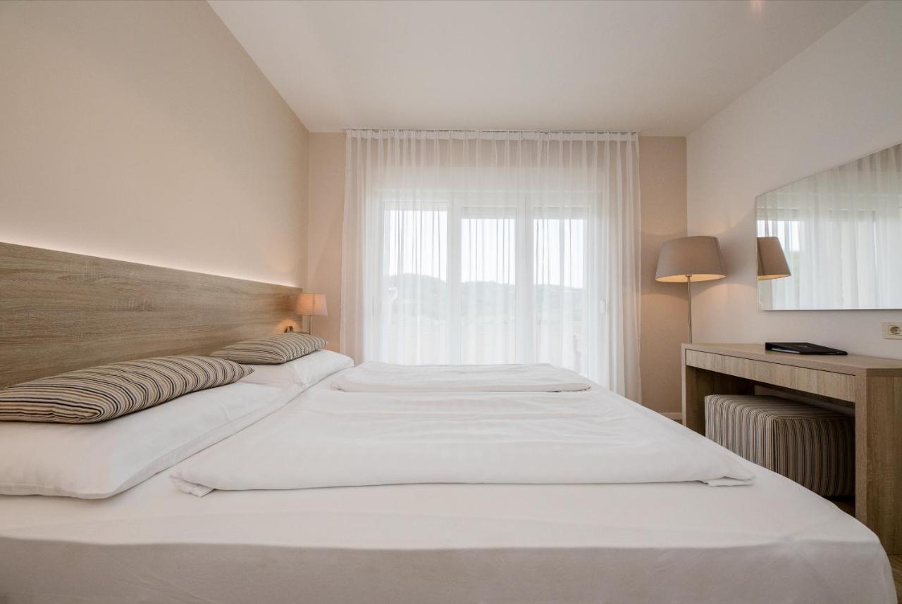 B&B Vila Sabbia Lopar Esterno foto